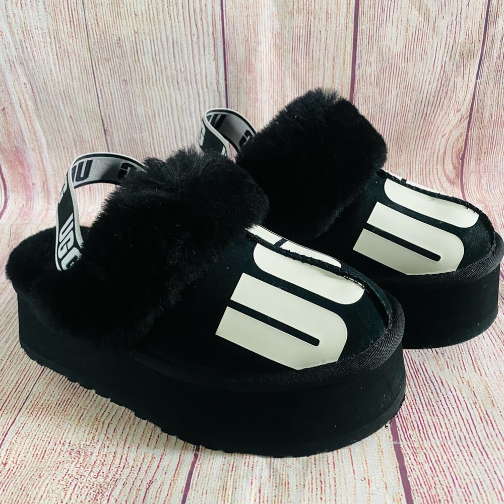 UGG Funkette Clog Platform - Size 8 - Black - Cozy & Chic!